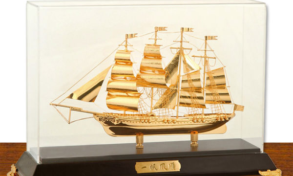 Mô hình thuyền buồm mạ vàng phong thủy  Đồ Đồng Dung Quang Hà