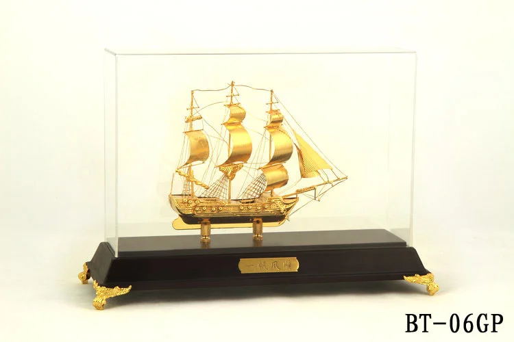Mô hình thuyền buồm mạ vàng 24k BT-06GP