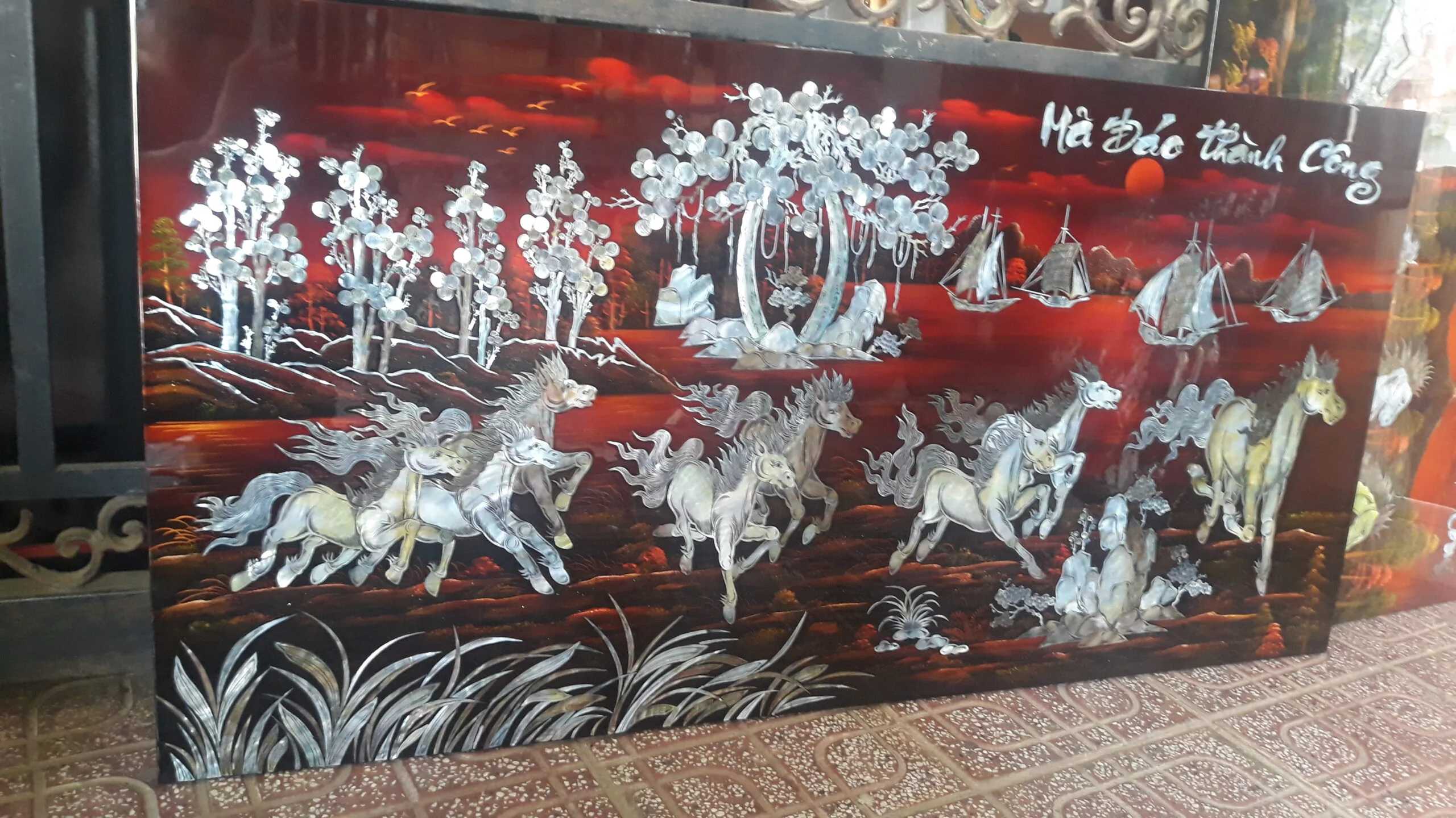 ban-tranh-son-mai-tphcm